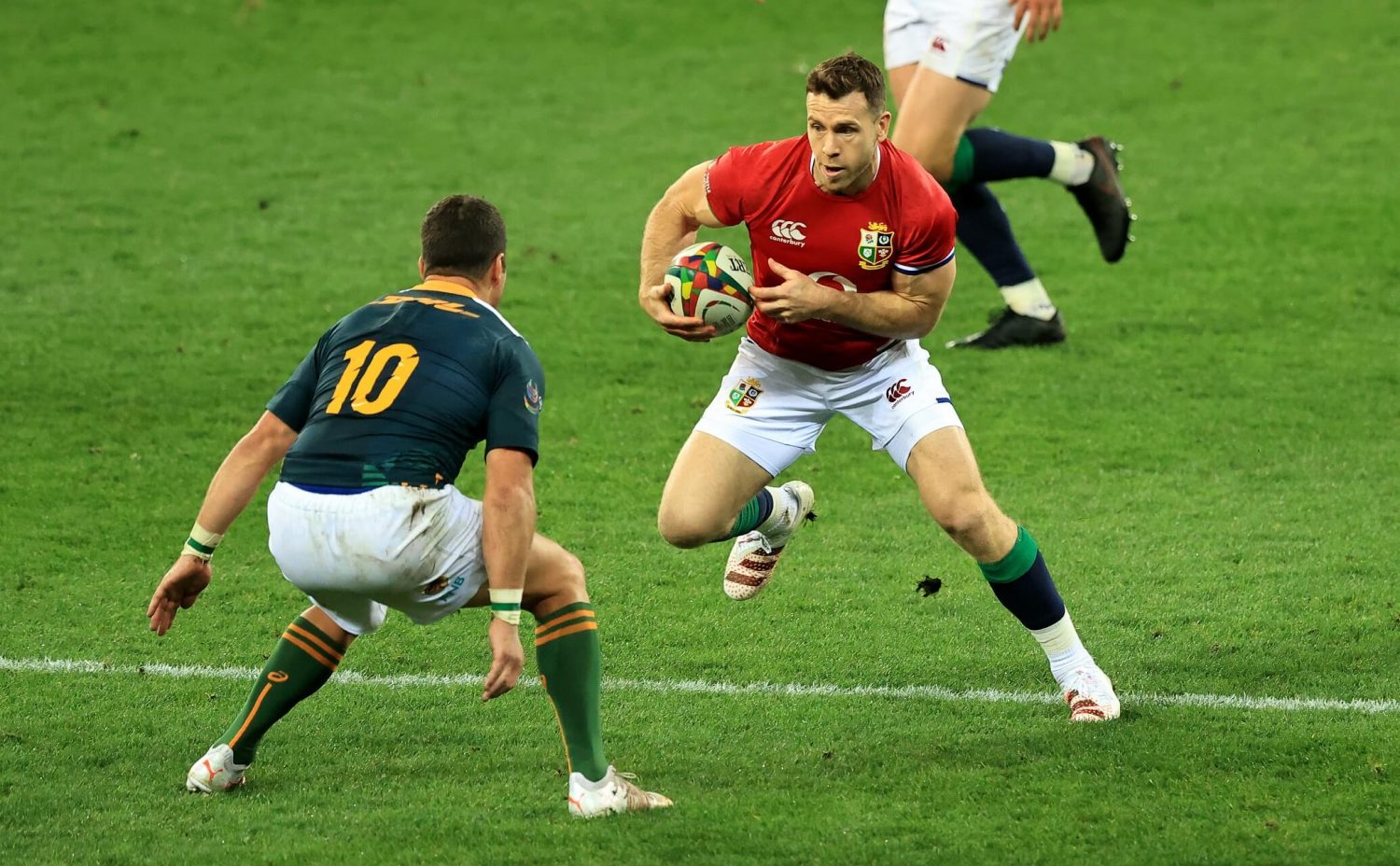 Gareth Davies flies Scarlets flag against Stormers - Scarlets Rugby